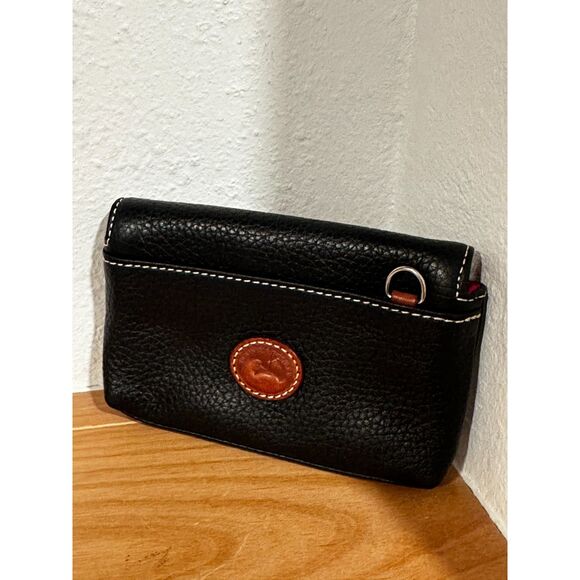 Dooney & Bourke Handbags - Dooney & Bourke Black Pebbled Leather Clutch Wallet Pouch EUC